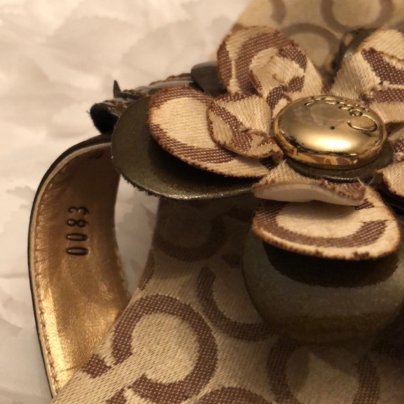 Coach sandals in brown and beige sz 8 - Picture 6 of 7